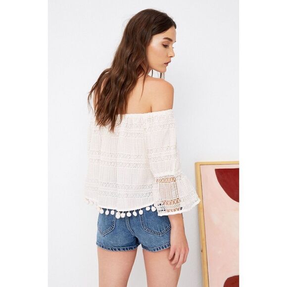 Tularosa Alexa Top Luster Cream Lace Crop Top - Picture 3 of 8